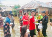 Bantu Korban Banjir, Sat Brimob Polda Sumsel Dirikan Dapur Umum