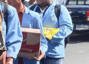 Bagikan Beras dan Mie Instan Gratis, Wujud Kepedulian Mahasiswa UNPRA Kepada Warga Kurang Mampu