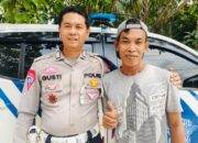 Antar ke Rumah Sakit Terdekat, Personel PJR Polda Sumsel Sigap Tolong Ibu Hendak Melahirkan